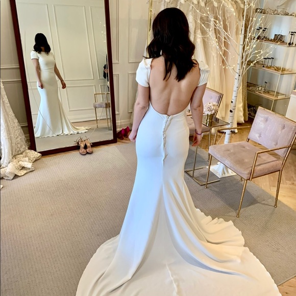 Atellier Pronovias Wedding Dress / Gown - Picture 4 of 7